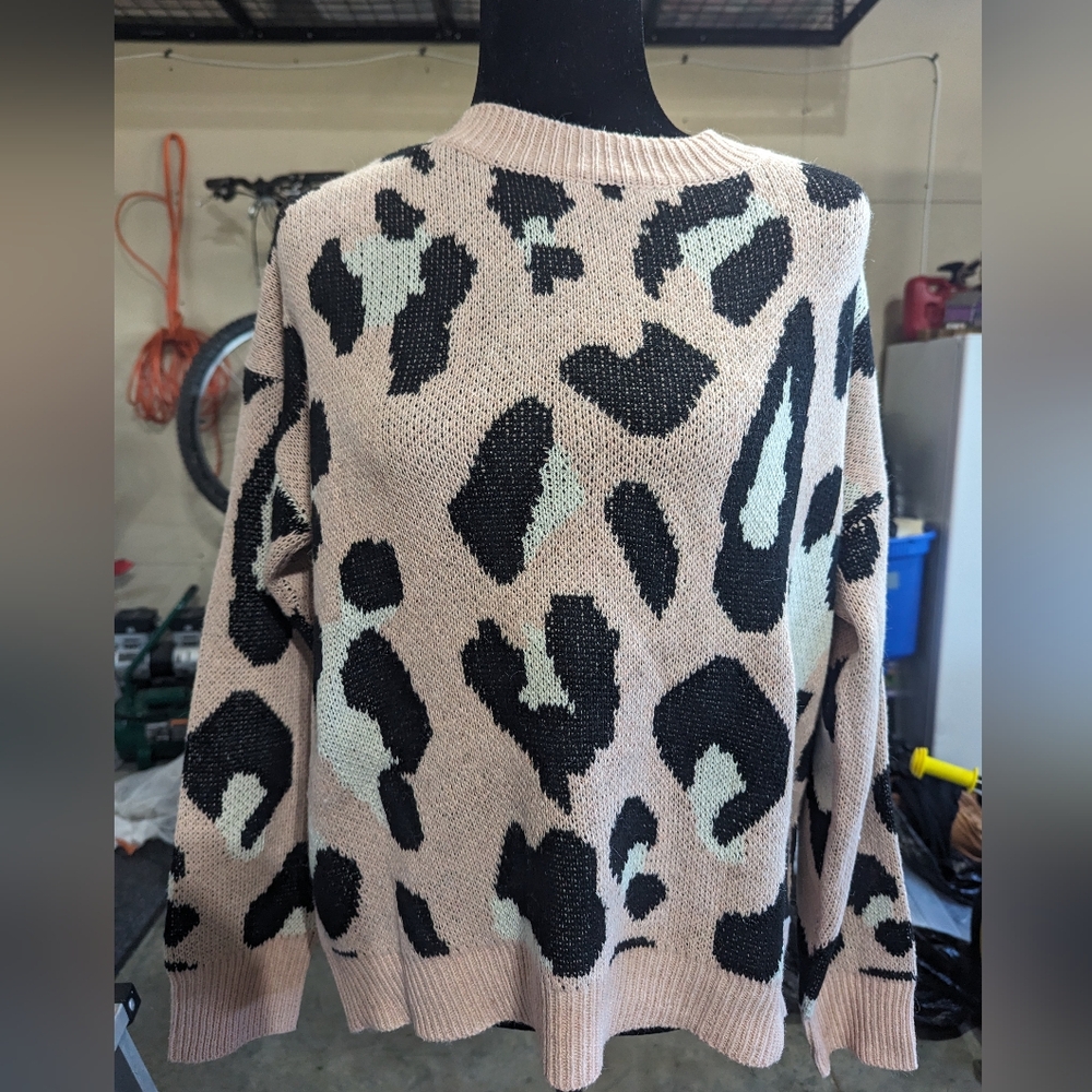 Debut sweater